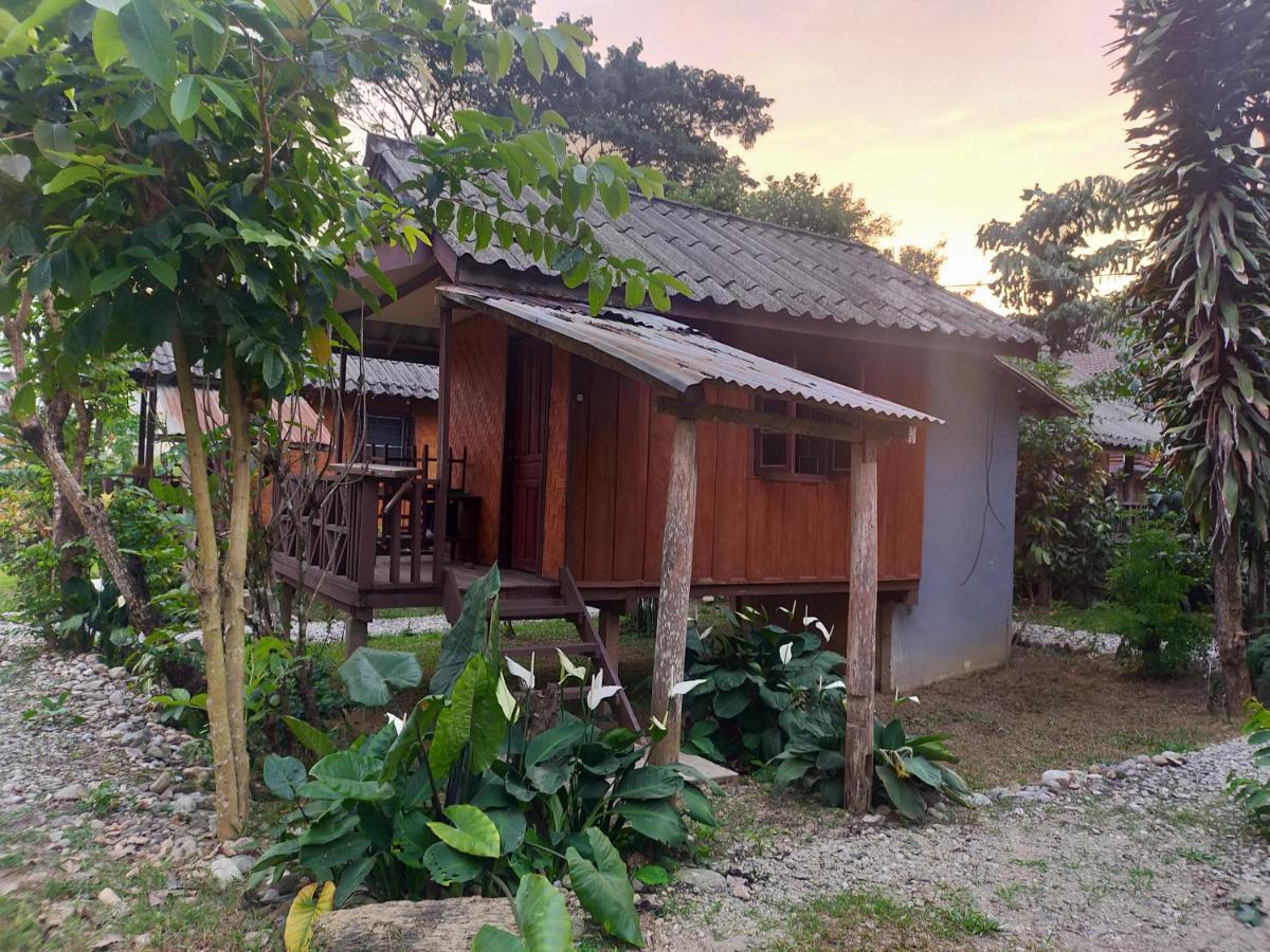 Pasanchai Bungalow Vang Vieng Dış mekan fotoğraf