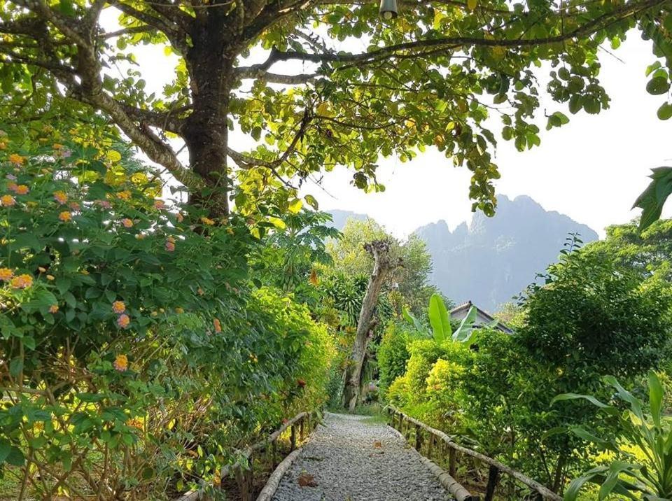 Pasanchai Bungalow Vang Vieng Dış mekan fotoğraf