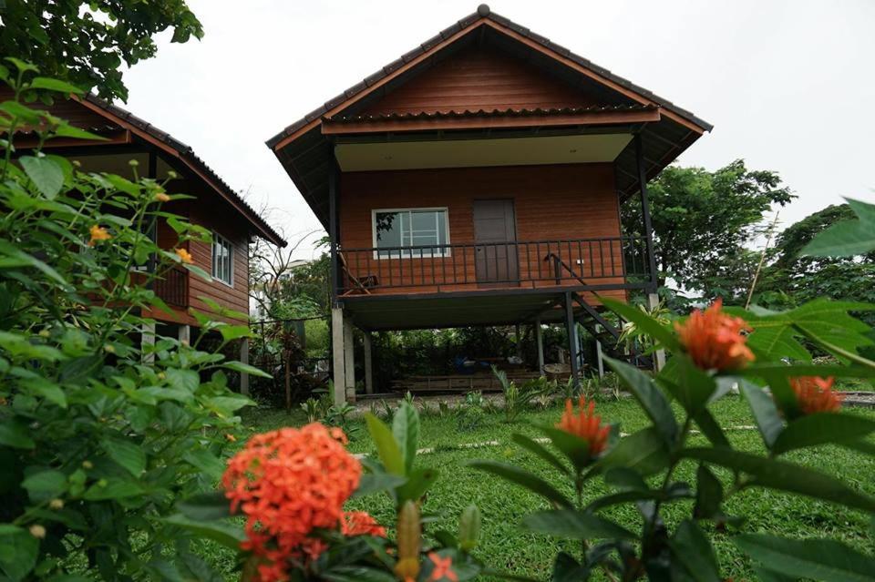 Pasanchai Bungalow Vang Vieng Dış mekan fotoğraf