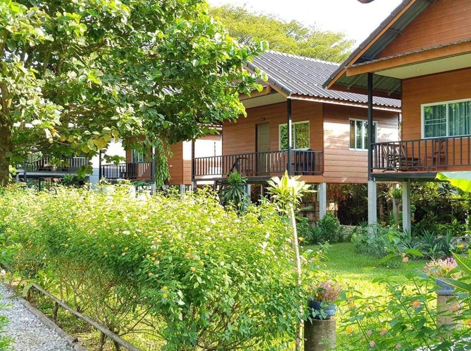 Pasanchai Bungalow Vang Vieng Dış mekan fotoğraf