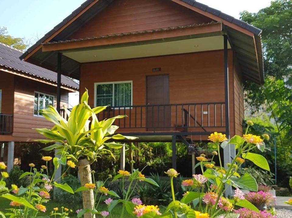 Pasanchai Bungalow Vang Vieng Dış mekan fotoğraf