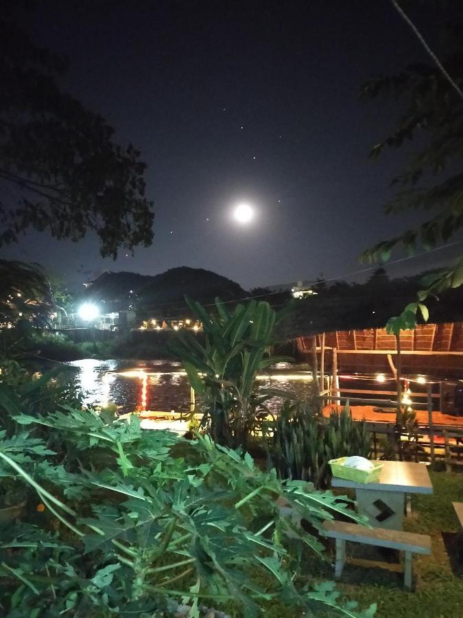 Pasanchai Bungalow Vang Vieng Dış mekan fotoğraf